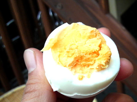 卵もおいしい! ほろりとくづれる黄味。